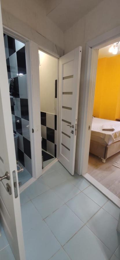 One Room With A Shared Bathroom Chişinău Esterno foto
